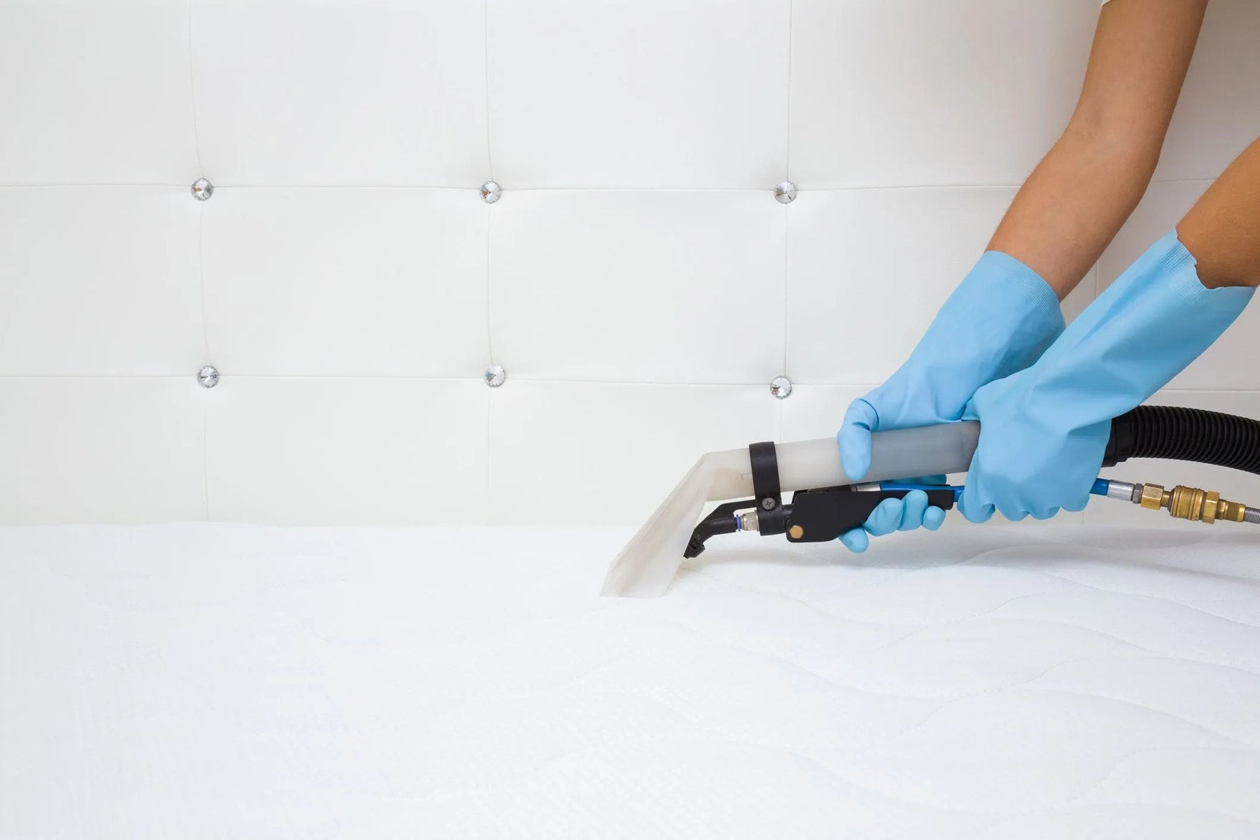A Complete Guide to Cleaning and Keeping Your Mattress Clean