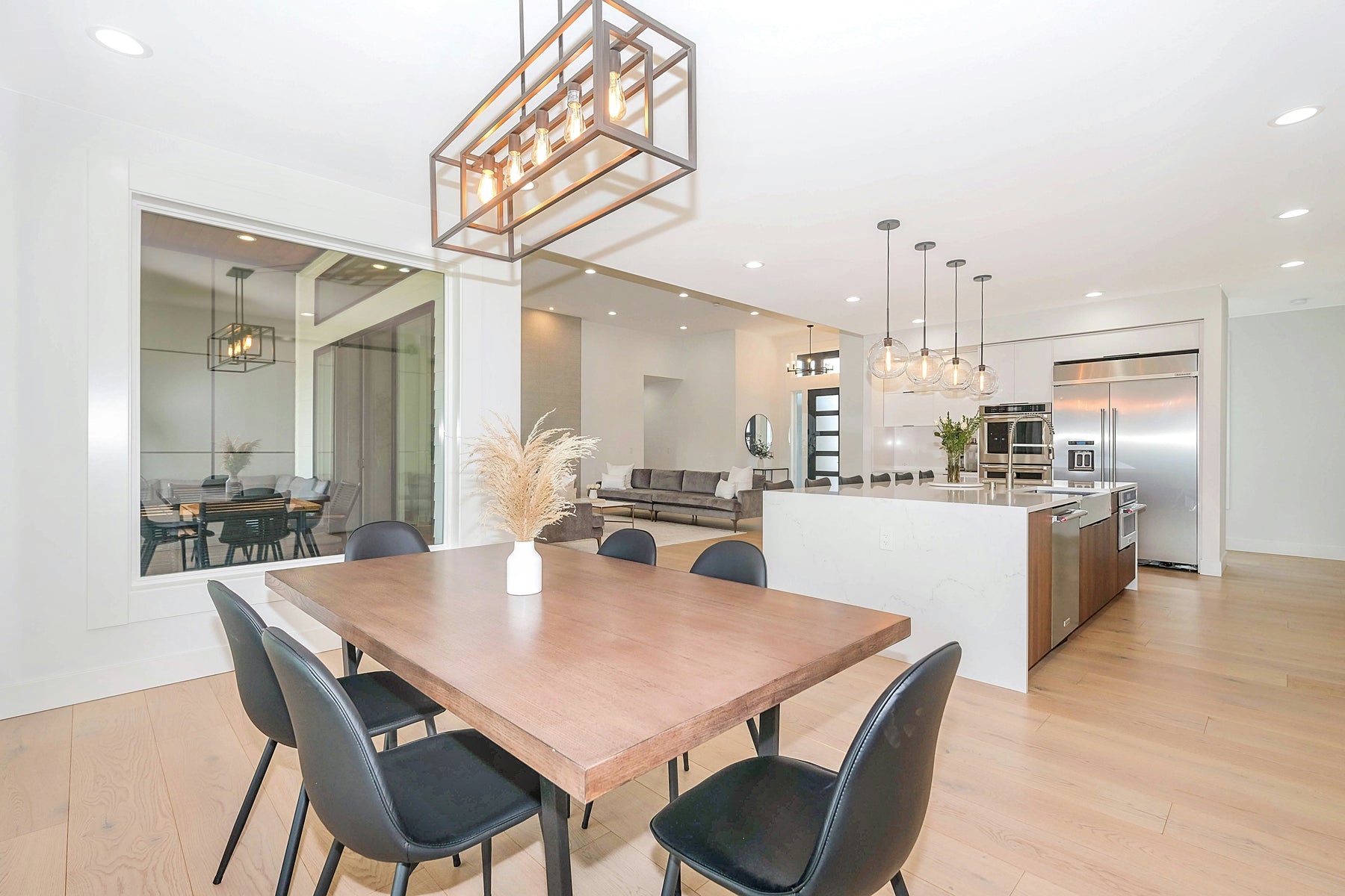 How to Design the Kitchen for an Open-Concept Home