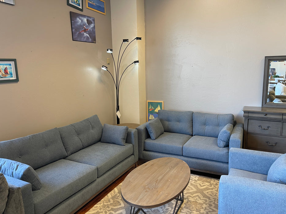Bentley Loveseat - Lifestyle Furniture
