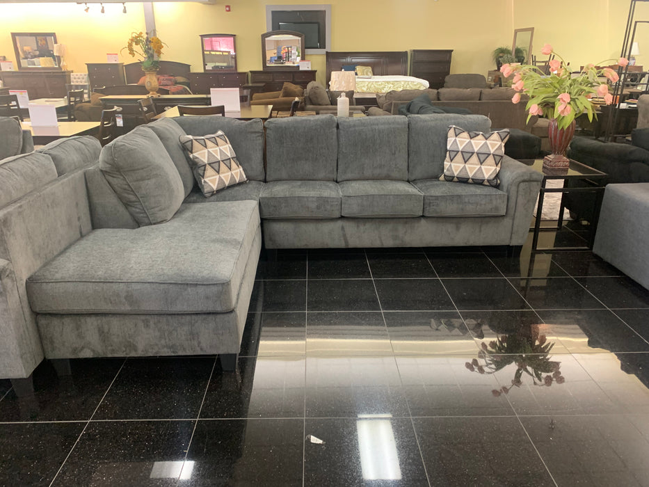 The deep seat & finely detailed design create a classic feel, perfect for your living room.