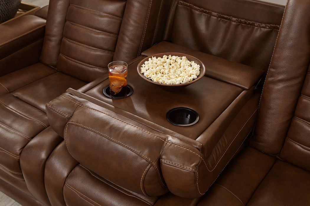 A pull-out cupholder also enables you to keep up with your cup of coffee while taking it easy in the recliner.