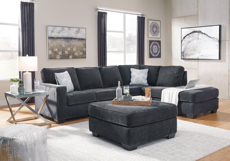 The casual silhouette and rich comfort of its foam padded cushions make Kingsburg an ideal addition to any living space, while its reversible design connects two very different styles.