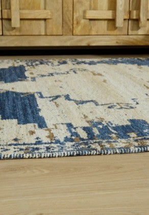 Varnler Large Rug - Lifestyle Furniture