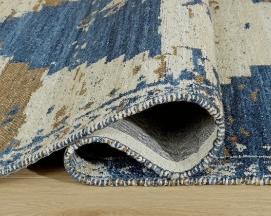 Varnler Large Rug - Lifestyle Furniture